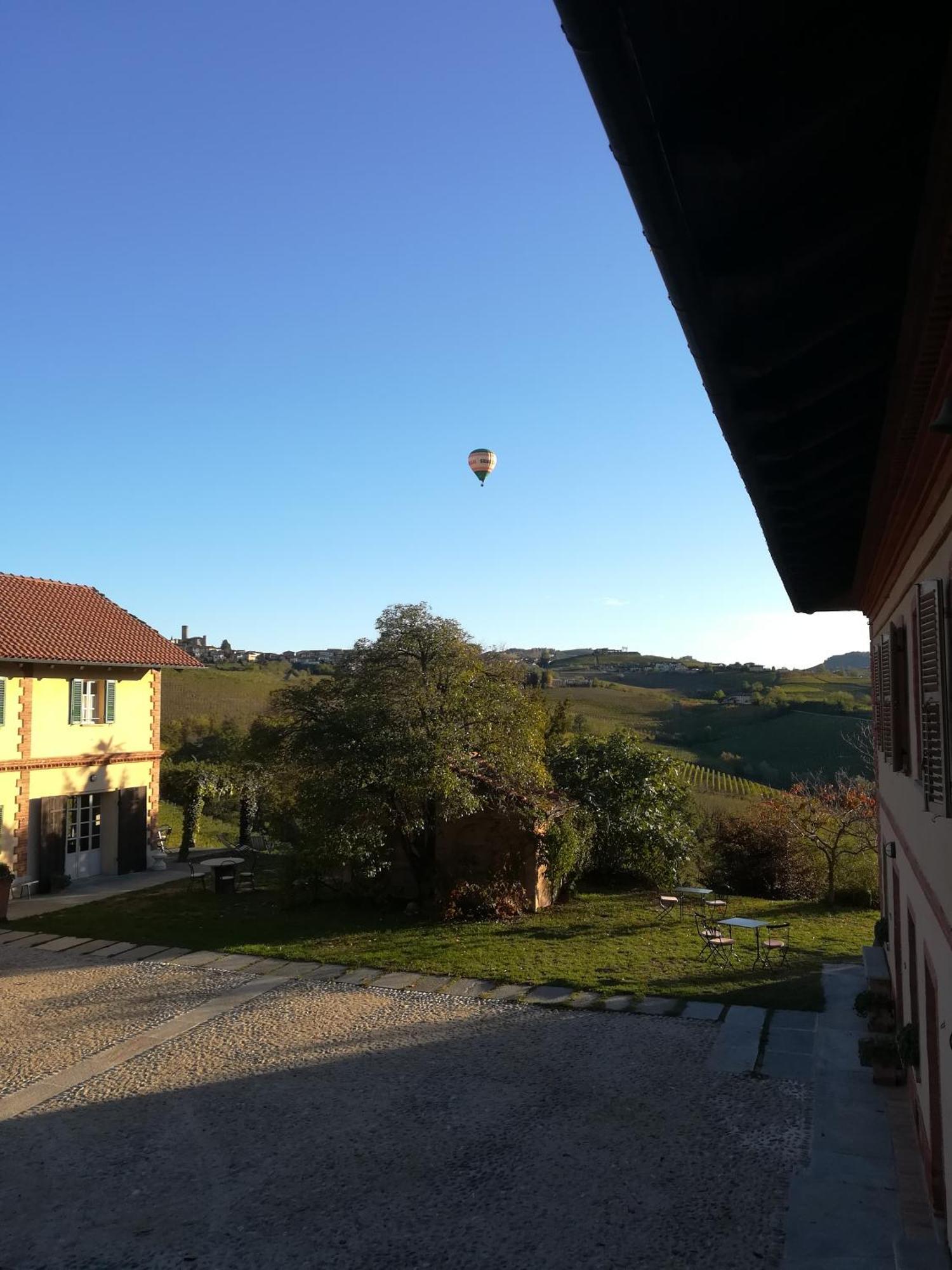 Tenuta Montanello B&B Castiglione Falletto Buitenkant foto